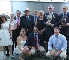 Des and Robin Scott and family, with winning breeder George Rowles of Ivanhoe Stud with his Des And Robin Scott Floating Tropy. Image: Candiese Marnewick